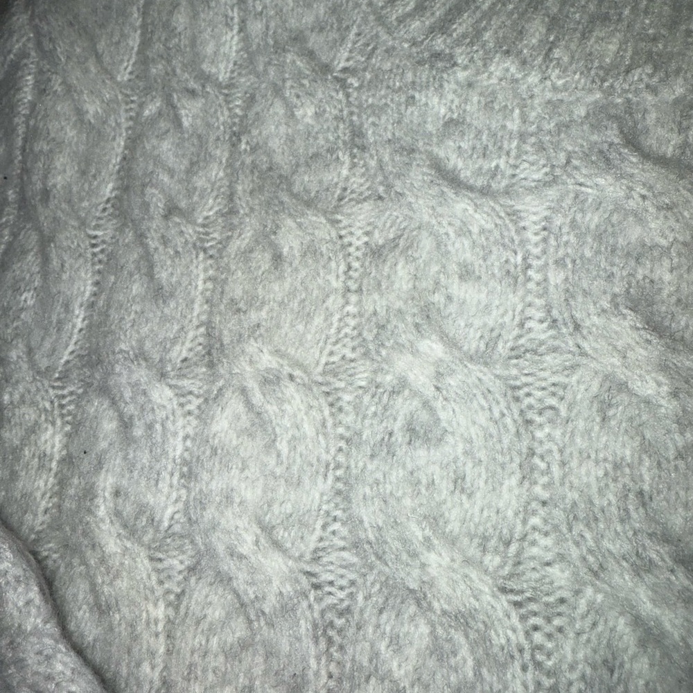 Light gray sweater - Picture 3 of 5